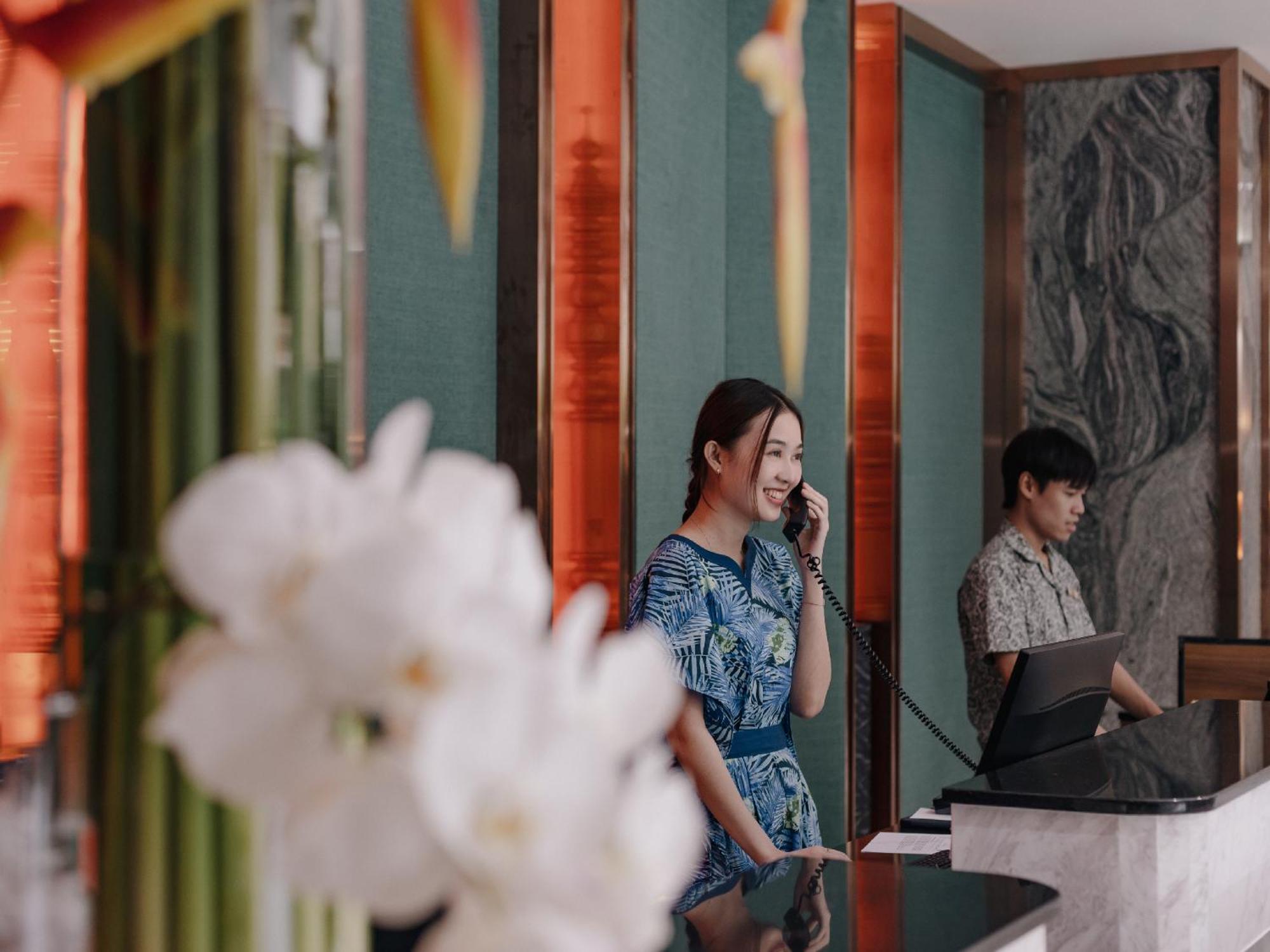 Nysa Hotel Bangkok Sukhumvit 11 エクステリア 写真 Concierge at Mandarin Oriental, Bangkok