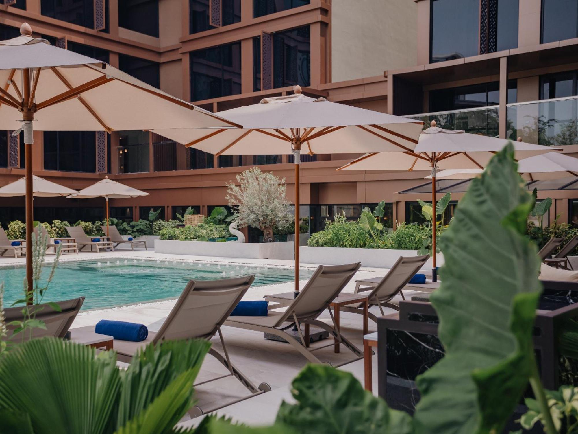 Nysa Hotel Bangkok Sukhumvit 11 エクステリア 写真 The pool at the hotel